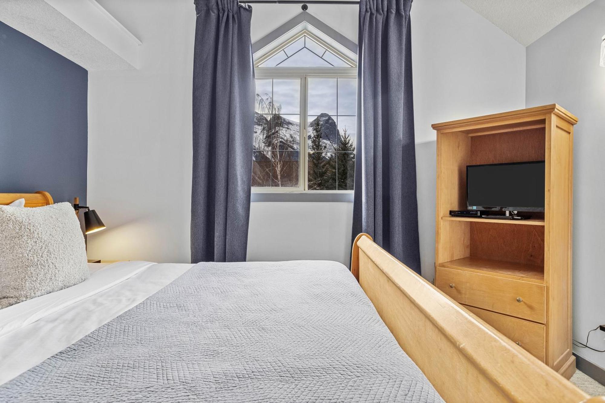 Apartment Mystic Pool & Hot Tub Hosted By Little Sister Getaways Canmore